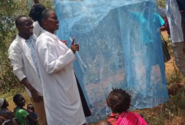 Malarianetze helfen in Kenia